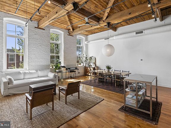 2nd image of 2551 Trenton Ave #203