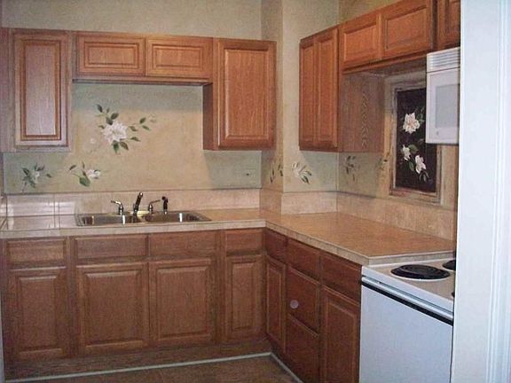 Exquisite New Kitchen With plenty of storage space