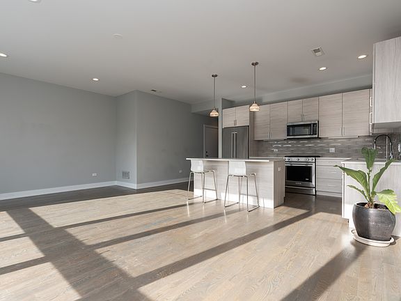 4th image of 1625 N Clybourn Ave #3