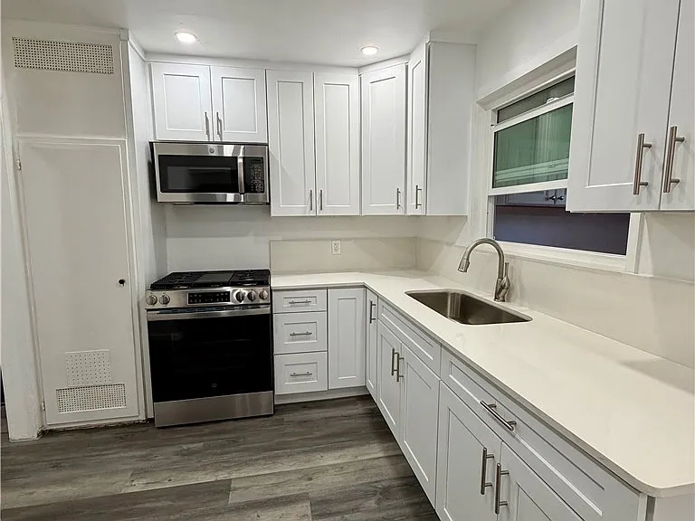 2428 Vasquez Pl — Photo 6