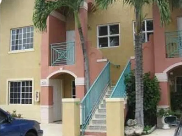 6960 NW 174th Ter, Hialeah, FL 33015