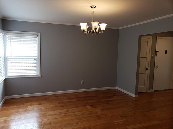 4th image of 1624 Albemarle Way