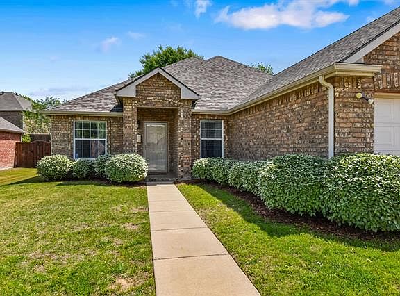 3rd image of 2705 Winterberry Ln