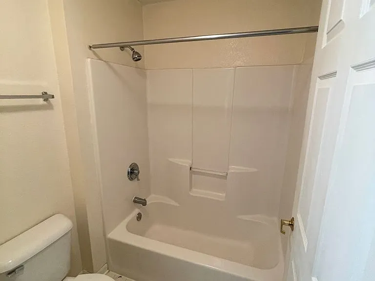 The Parkridge Apartments — Photo 14