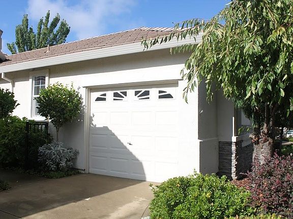 4th image of 1005 Glennfinnan Way
