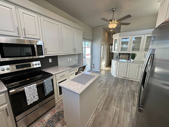 5th image of 233 N Val Vista Dr #250