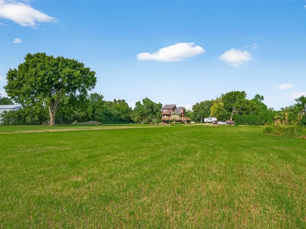 6250 N Mallard Dr, Fulshear, TX 77441