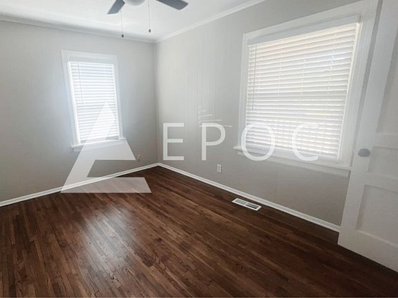 3rd image of 1521 N Maplewood Ave