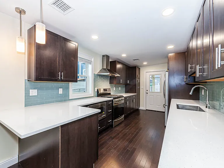 28 Albion St #1A — Photo 4