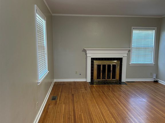 5th image of 2105 S Florence Ave