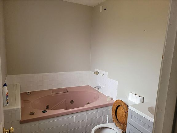 5th image of 503 E Howard Ave