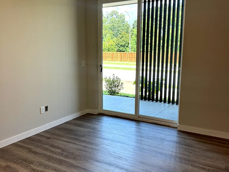845 N Rupple Rd #101 — Photo 8