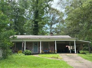 426 Lakeview Dr, Doyline, LA 71023