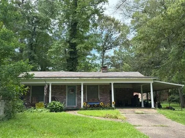 426 Lakeview Dr, Doyline, LA 71023