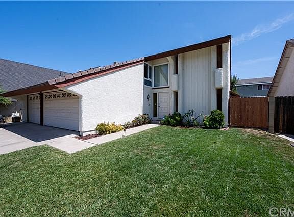 2nd image of 2221 Coco Palm Dr