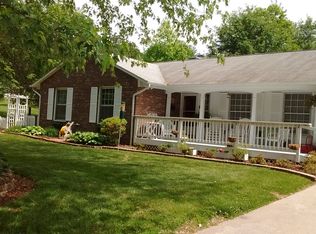 41 Grove St, Brevard, NC 28712