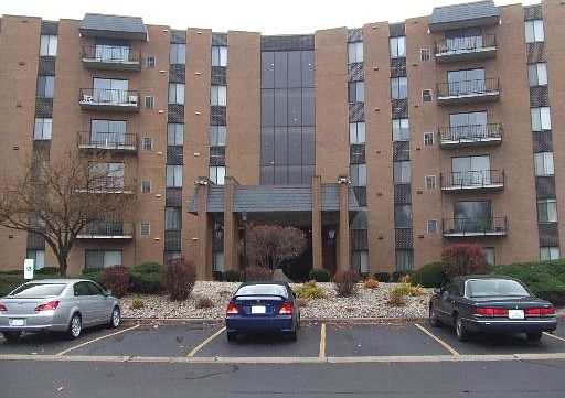 1st image of 900 Sunset Dr #401