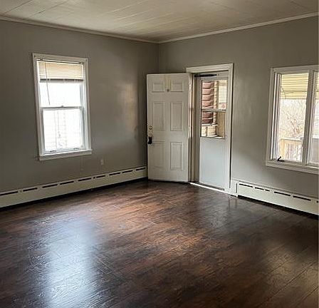 3rd image of 540 Pine St Floor 1