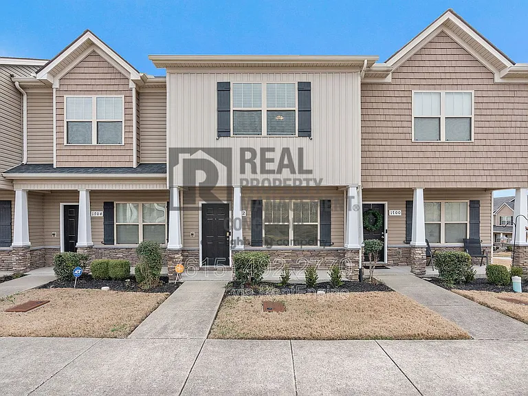 1702 Sprucedale Dr — Photo 1
