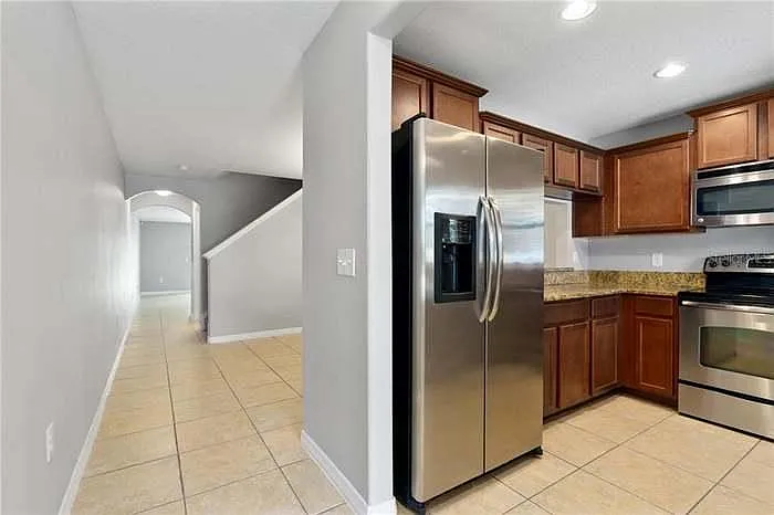 2 bed, 1595 sqft, $1,900 — Photo 4