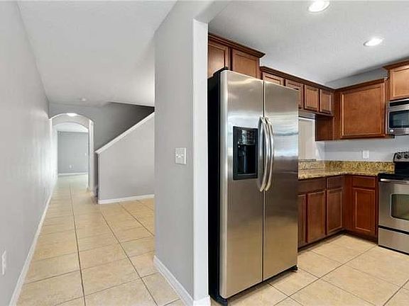 4th image of 221 Carina Cir