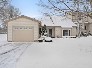 2 Cardinal Ln, Essex Junction, VT 05452