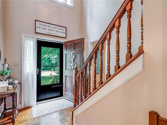 2nd image of 268 Scenic Dr