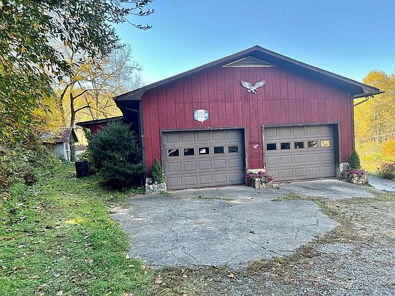 3rd image of 21 Stalcup Ln