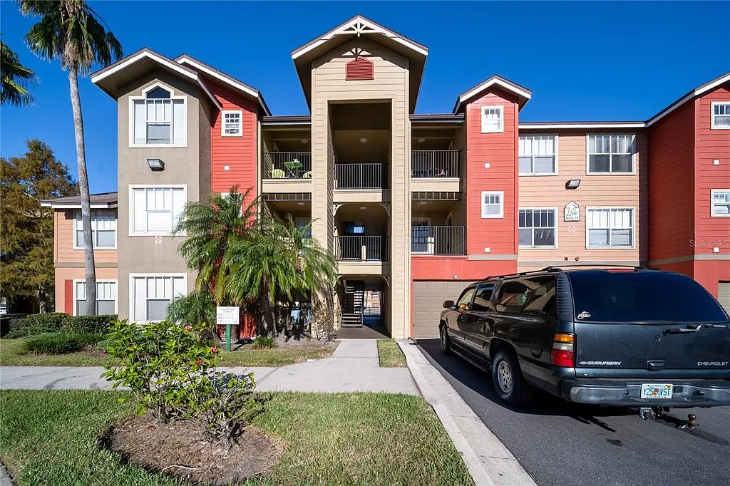 2206 Antigua Pl — Photo 2
