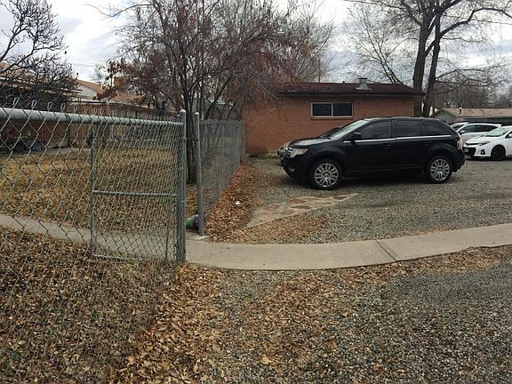 off street parking for 4+ cars