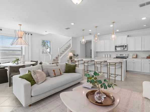 16221 Palm Frond Ave, Clermont, FL 34714