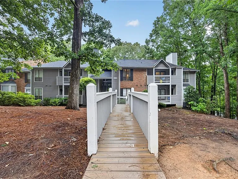 123 Warm Springs Cir — Photo 25