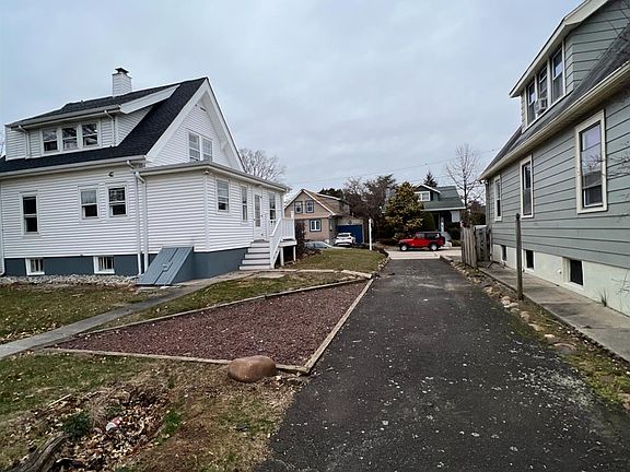 5th image of 120 Haverford St