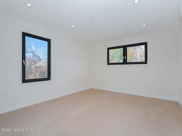 19-23 Foster Rd — Photo 13