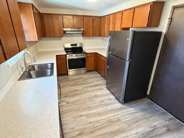 305 S 9th St, Lebanon, OR 97355
