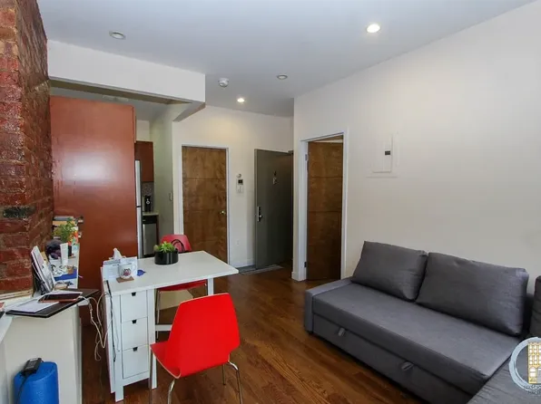 142 Macon Street image 3 of 10