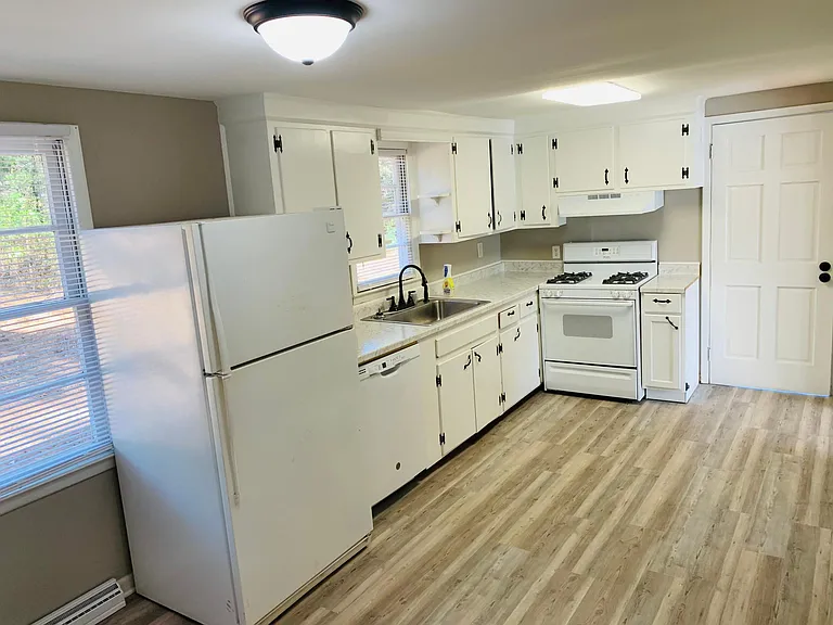 501 Frances St — Photo 7