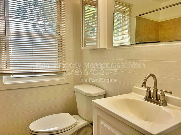 5th image of 17322 Greenfield Rd