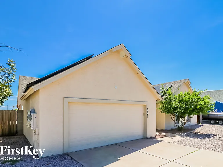6543 W Kings Ave — Photo 2