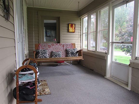 2nd image of 207 E Collins St