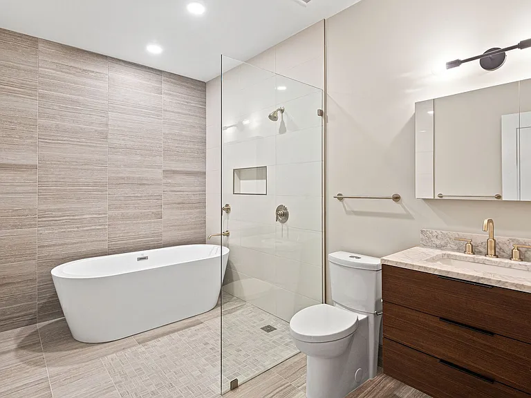 303 N Howard St — Photo 5