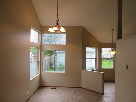 3rd image of 305 S 8th Ave