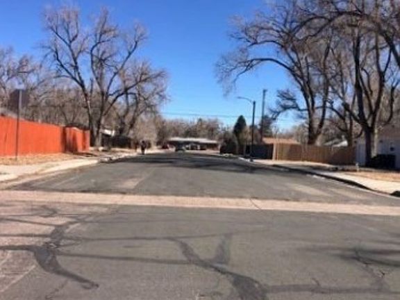 Exterior Neighborhood (street photo)