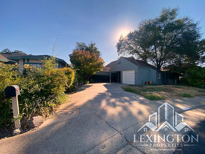 1st image of 1524 Meadowlark Way