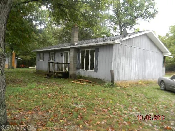 3261 Skeels Rd, Holton, MI 49425