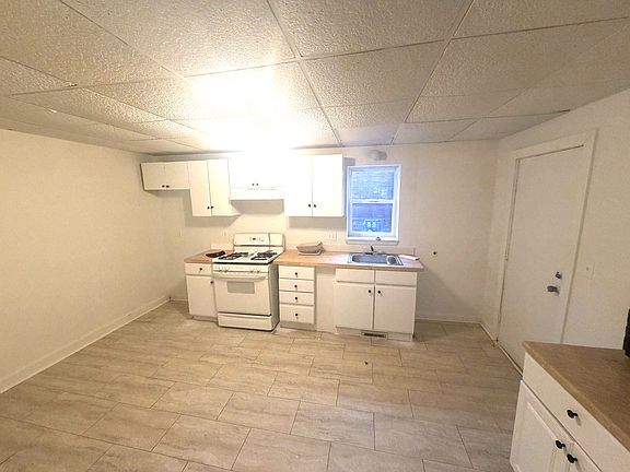 2nd image of 731 W 4th St #731