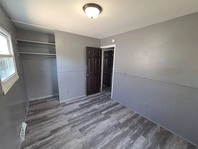 2401 Eastlawn St — Photo 6