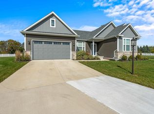 N55W20134 Magnolia Ln, Menomonee Falls, WI 53051
