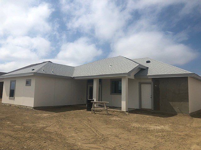 2nd image of 2318 Villa Romel Blvd