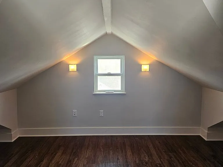 816 F Ave — Photo 20